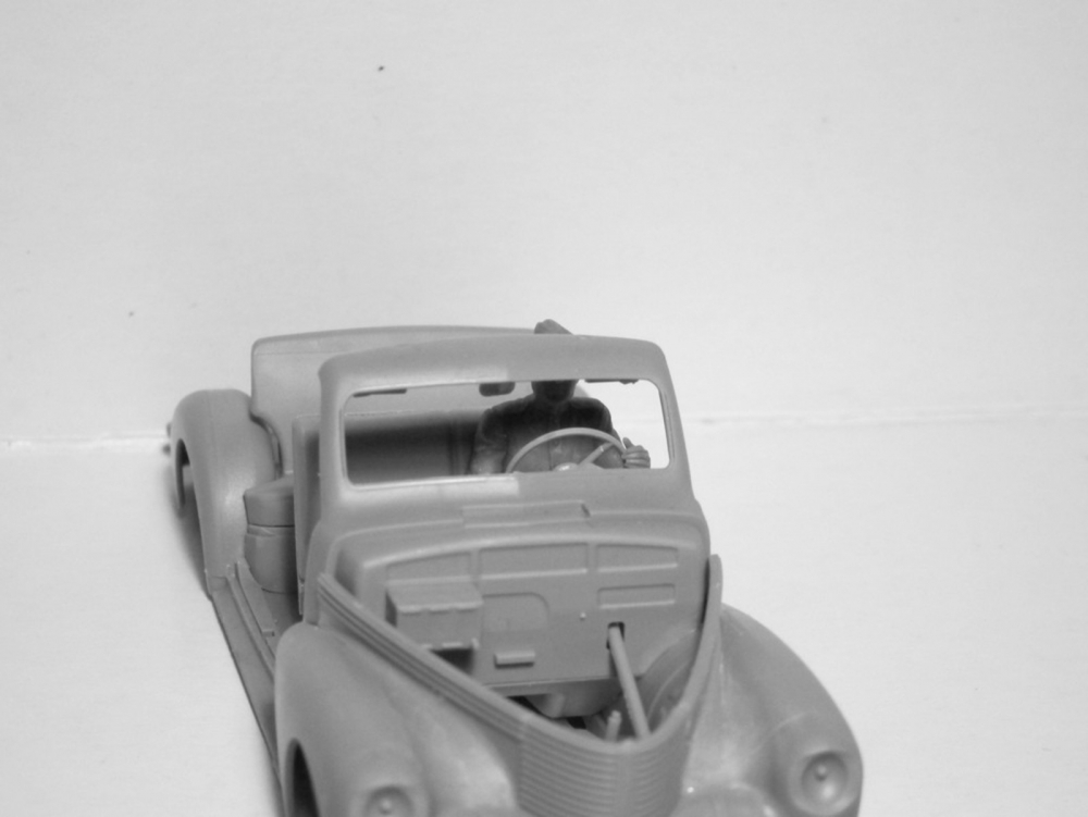 RKKA Drivers 1943-1945 1:35 Figure Plastic Model Kit 35643 ICM 